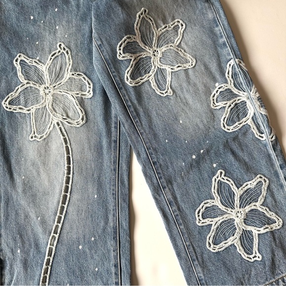 Oli & Hali Floral Embroidered Straight Jeans - Picture 9 of 9